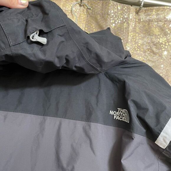 The North Face Mens Black Gray HyVent Winter Snow Rain Hooded Jacket Medium - Picture 8 of 13